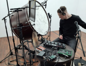 Florian Lauer am Schlagzeug